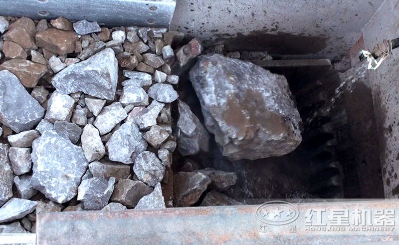 57顎式破碎機進料 57顎式破碎機進料