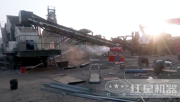 紅星機(jī)器移動(dòng)式破碎站環(huán)保作業(yè) 紅星機(jī)器移動(dòng)式破碎站環(huán)保作業(yè)