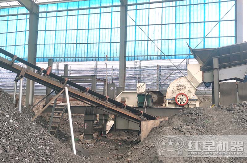 錘式破碎機(jī)生產(chǎn)現(xiàn)場(chǎng) 錘式破碎機(jī)生產(chǎn)現(xiàn)場(chǎng)