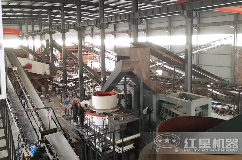 山西年產250噸石英巖破碎現場 山西年產250噸石英巖破碎現場