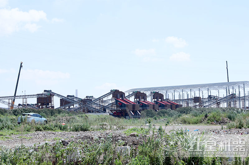砂石骨料生產線現場安裝中 砂石骨料生產線現場安裝中