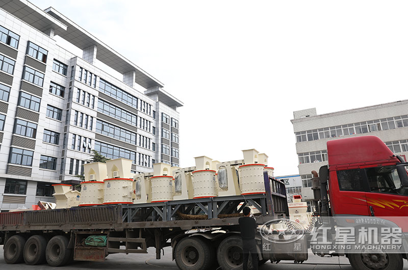 復(fù)合式制砂機生產(chǎn)現(xiàn)場 復(fù)合式制砂機生產(chǎn)現(xiàn)場
