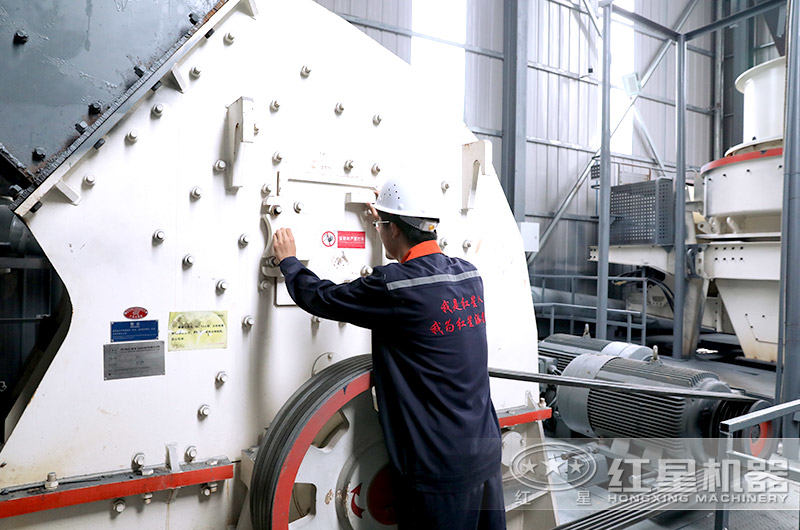 河南輝縣投入一臺PCZ重錘式破碎機生產 河南輝縣投入一臺PCZ重錘式破碎機生產