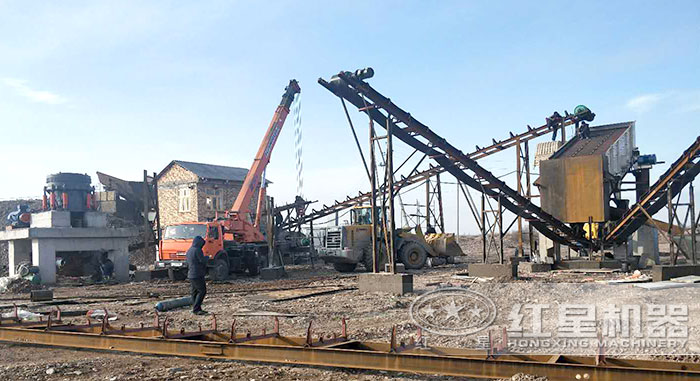 石料生產線現(xiàn)場 石料生產線現(xiàn)場