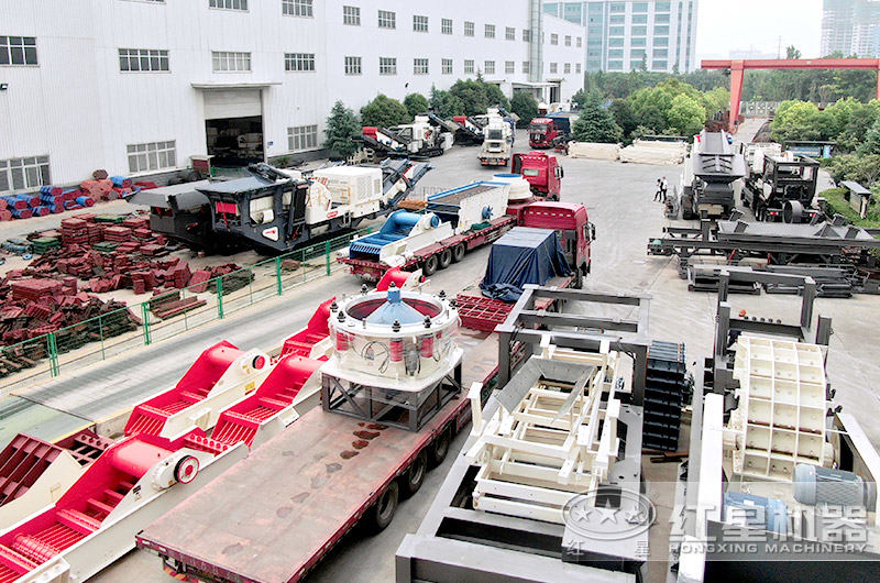 廠區正待發貨的石頭粉碎機現場