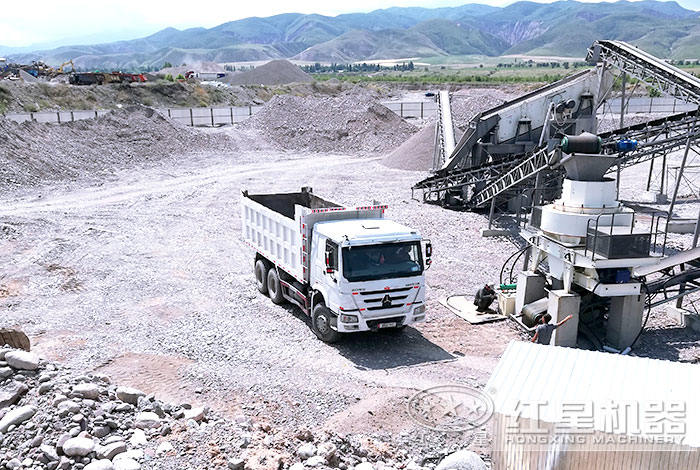 VSI制砂機作業(yè)現(xiàn)場